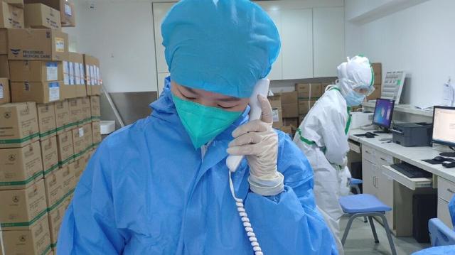 “短兵相接”ICU｜湖北之聲記者直擊武漢肺科醫(yī)院ICU疫情防控戰(zhàn)場(chǎng)